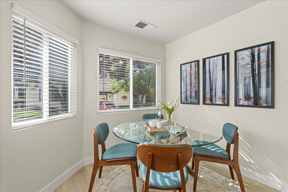 Detail Gallery Image 18 of 38 For 7677 Helmsdale Dr, San Jose,  CA 95135 - 2 Beds | 2 Baths