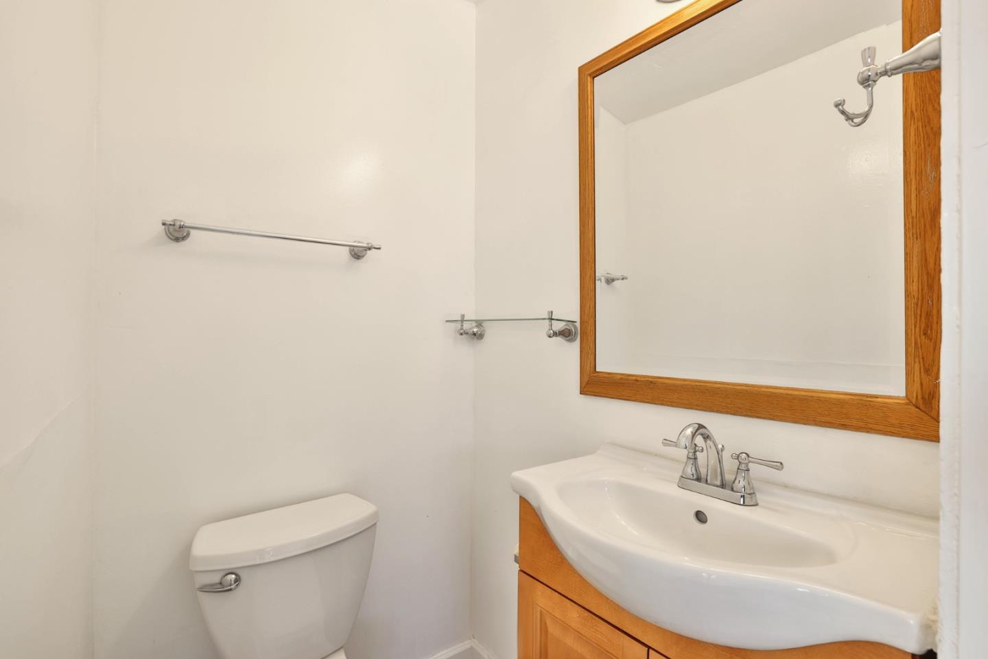 Detail Gallery Image 15 of 26 For 806 Muender Ave, Sunnyvale,  CA 94086 - 3 Beds | 2/1 Baths