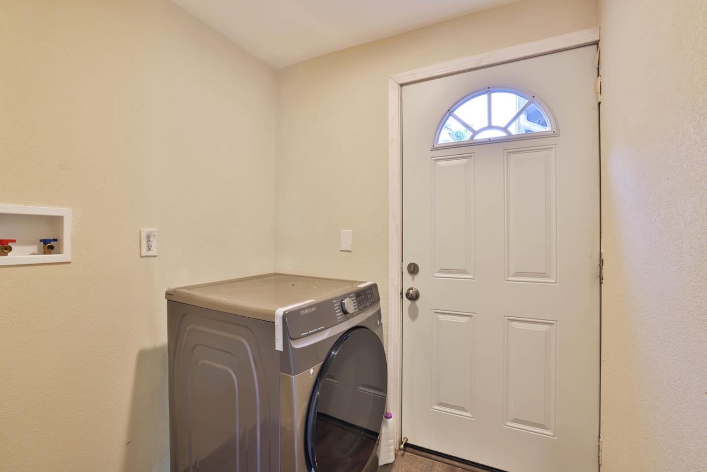 Detail Gallery Image 21 of 26 For 806 Muender Ave, Sunnyvale,  CA 94086 - 3 Beds | 2/1 Baths