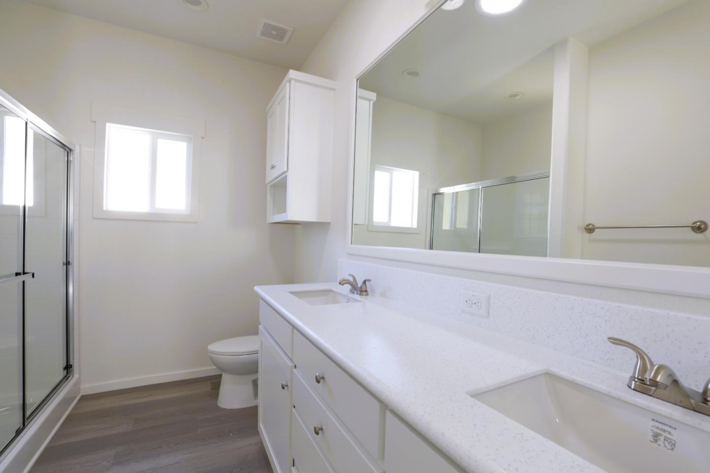 Detail Gallery Image 10 of 28 For 1358 Oakland Rd #109,  San Jose,  CA 95112 - 3 Beds | 2 Baths