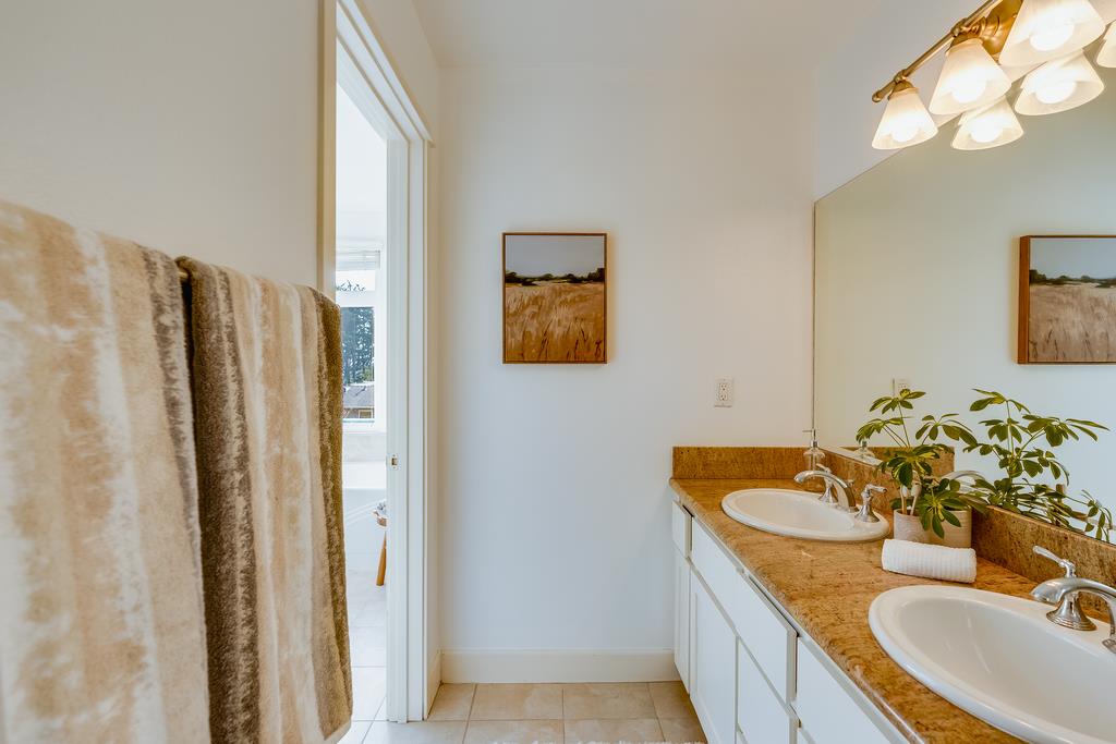 Detail Gallery Image 22 of 44 For 124 Grandview Ter, Santa Cruz,  CA 95060 - 2 Beds | 2/1 Baths