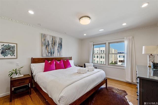 Detail Gallery Image 9 of 12 For 1756 Greenwich St, San Francisco,  CA 94123 - 3 Beds | 2 Baths