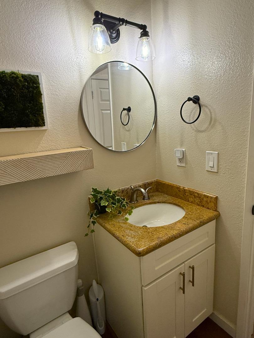 Detail Gallery Image 18 of 38 For 17073 Creekside Cir, Morgan Hill,  CA 95037 - 2 Beds | 1/1 Baths