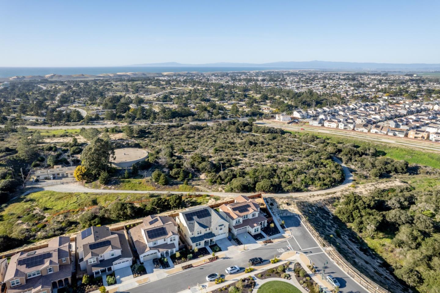 Detail Gallery Image 4 of 53 For 2977 Hayden Way, Marina,  CA 93933 - 5 Beds | 4 Baths