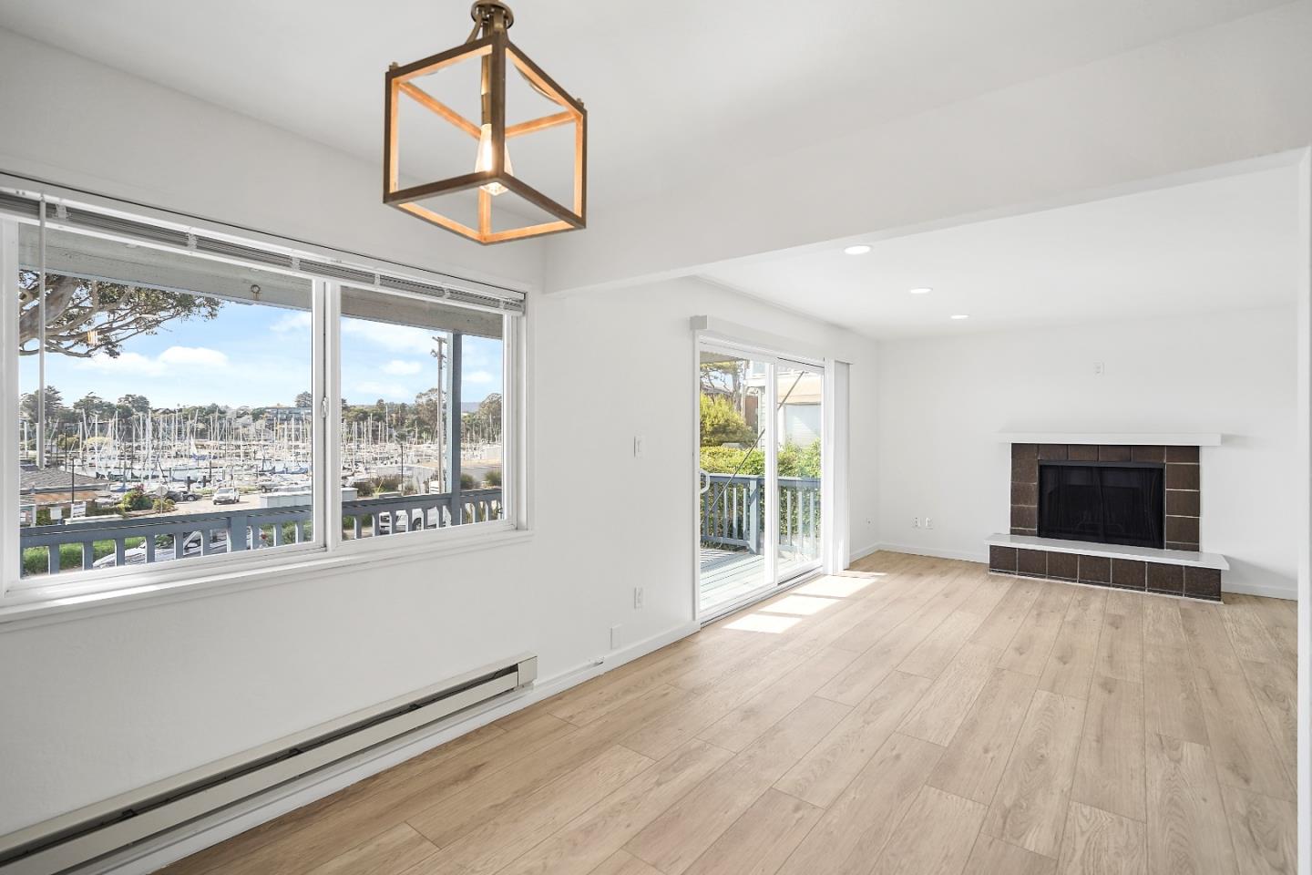 Detail Gallery Image 7 of 13 For 260 Lake Ave #1,  Santa Cruz,  CA 95062 - 2 Beds | 2 Baths