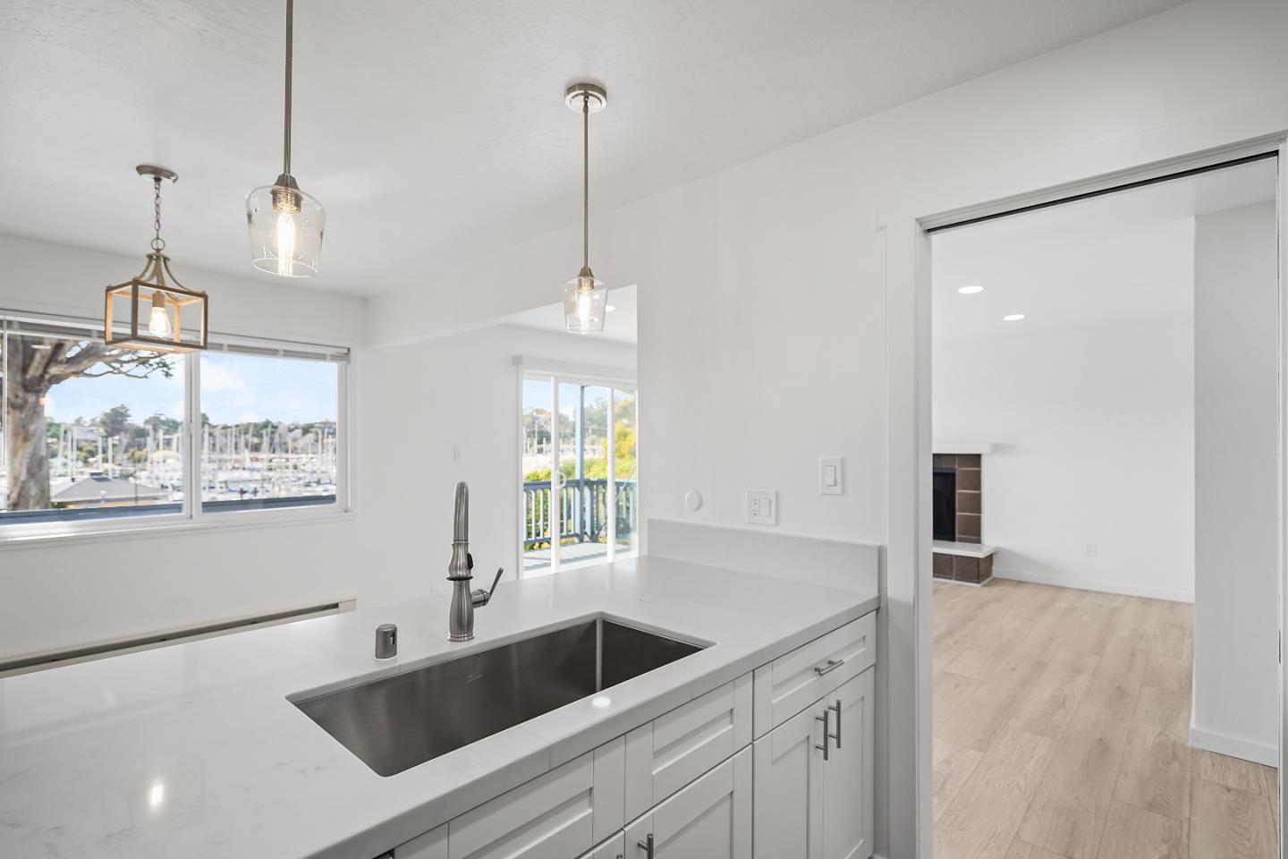 Detail Gallery Image 8 of 13 For 260 Lake Ave #1,  Santa Cruz,  CA 95062 - 2 Beds | 2 Baths