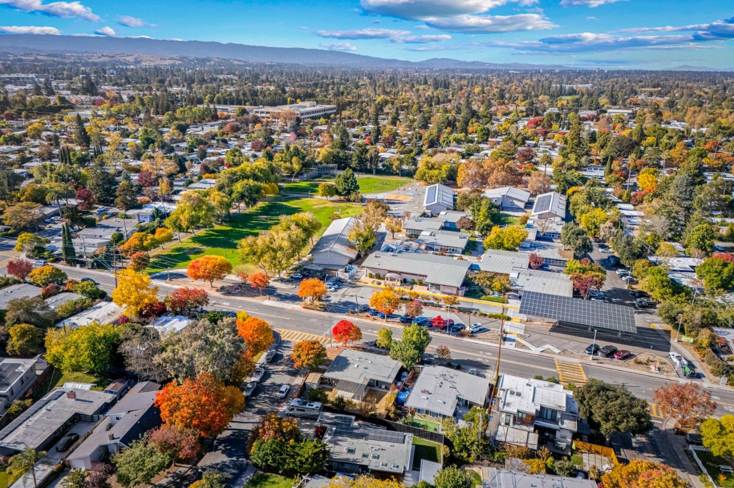 Detail Gallery Image 11 of 28 For 2340 Craig Ct. Ct, Mountain View,  CA 94043 - 3 Beds | 2 Baths