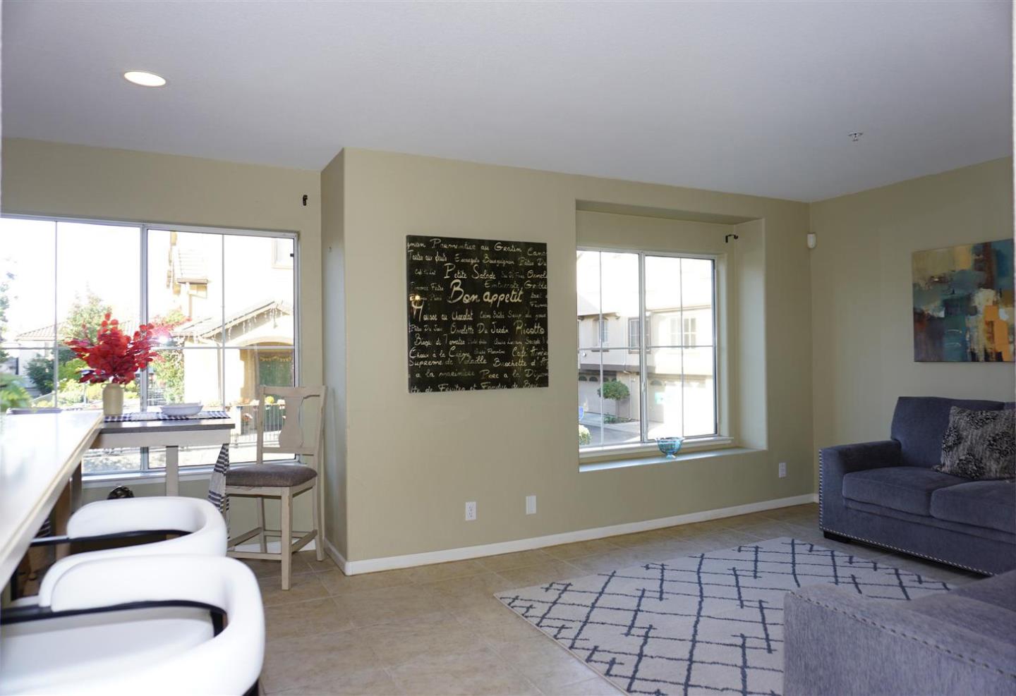 Detail Gallery Image 10 of 36 For 3224 Vinifera Dr, San Jose,  CA 95135 - 3 Beds | 2/1 Baths