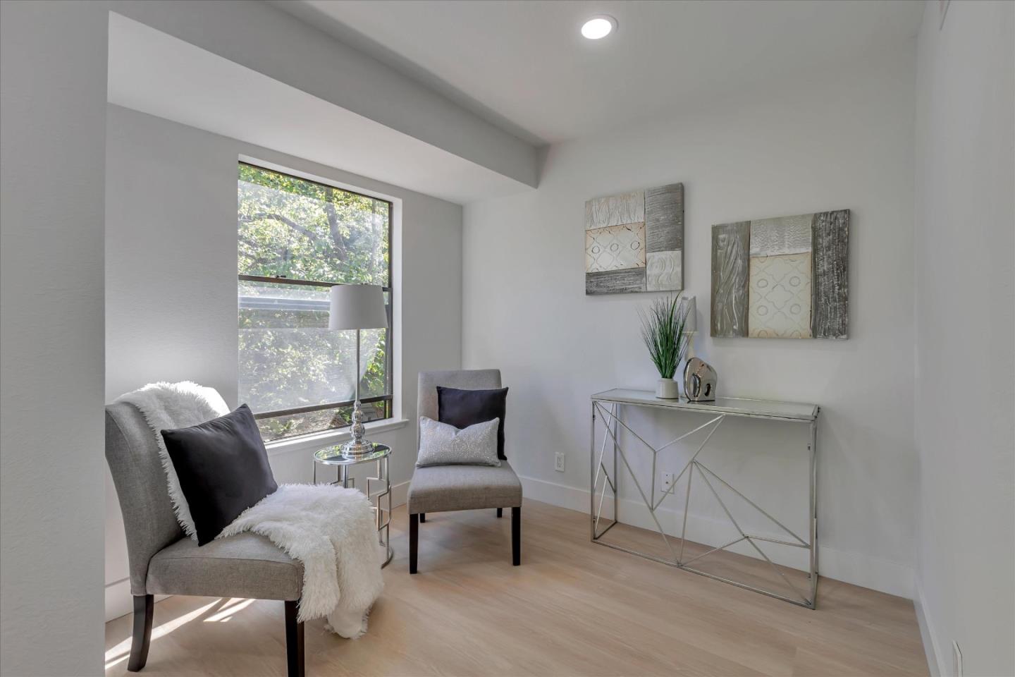 Detail Gallery Image 20 of 43 For 938 La Mesa Ter a,  Sunnyvale,  CA 94086 - 2 Beds | 2/1 Baths