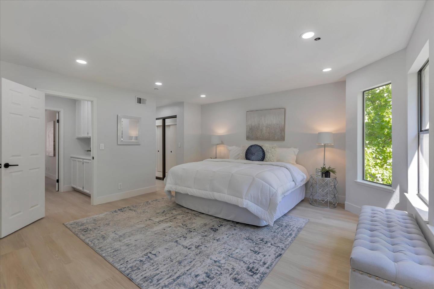 Detail Gallery Image 27 of 43 For 938 La Mesa Ter a,  Sunnyvale,  CA 94086 - 2 Beds | 2/1 Baths