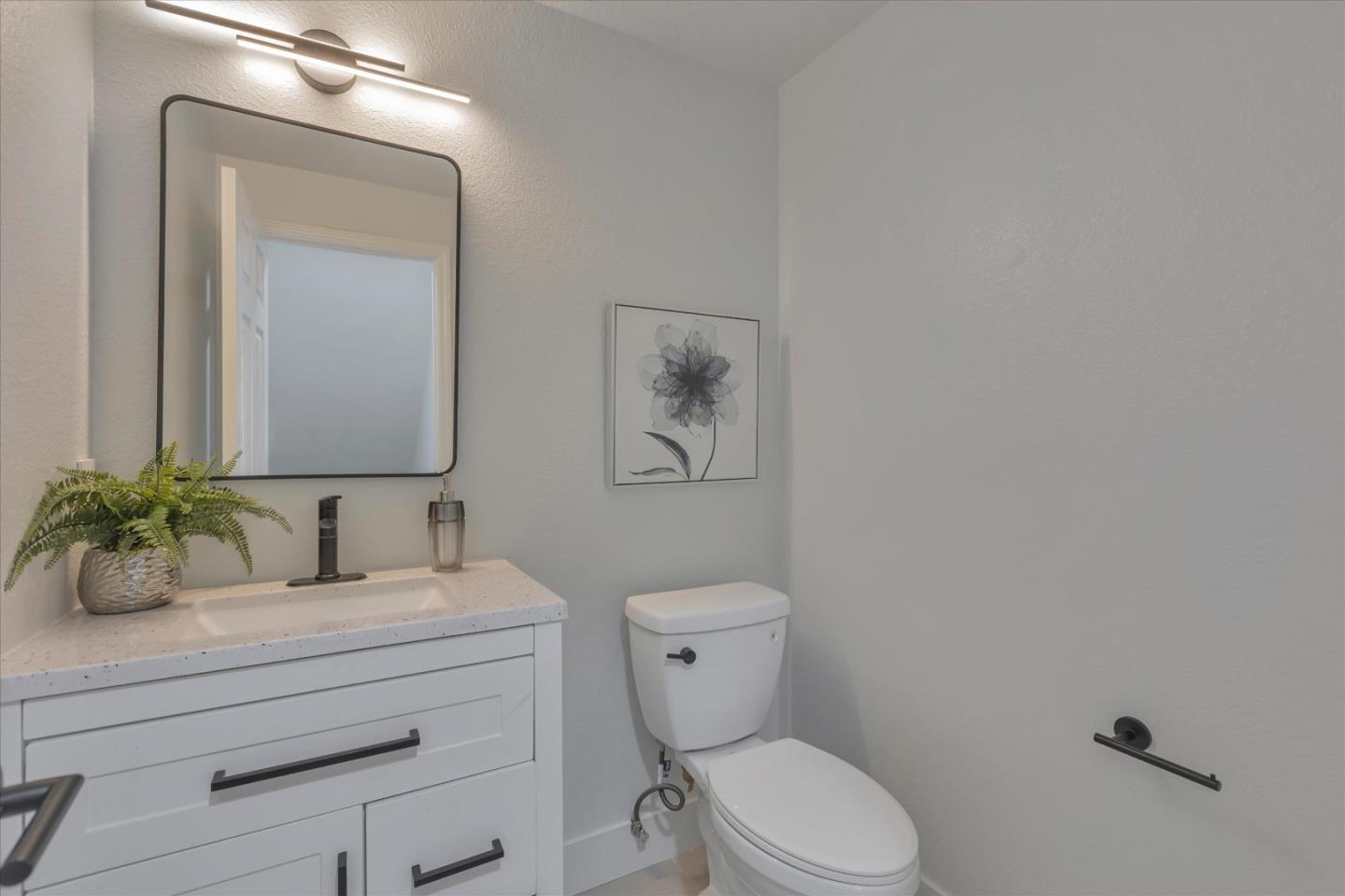 Detail Gallery Image 33 of 43 For 938 La Mesa Ter a,  Sunnyvale,  CA 94086 - 2 Beds | 2/1 Baths