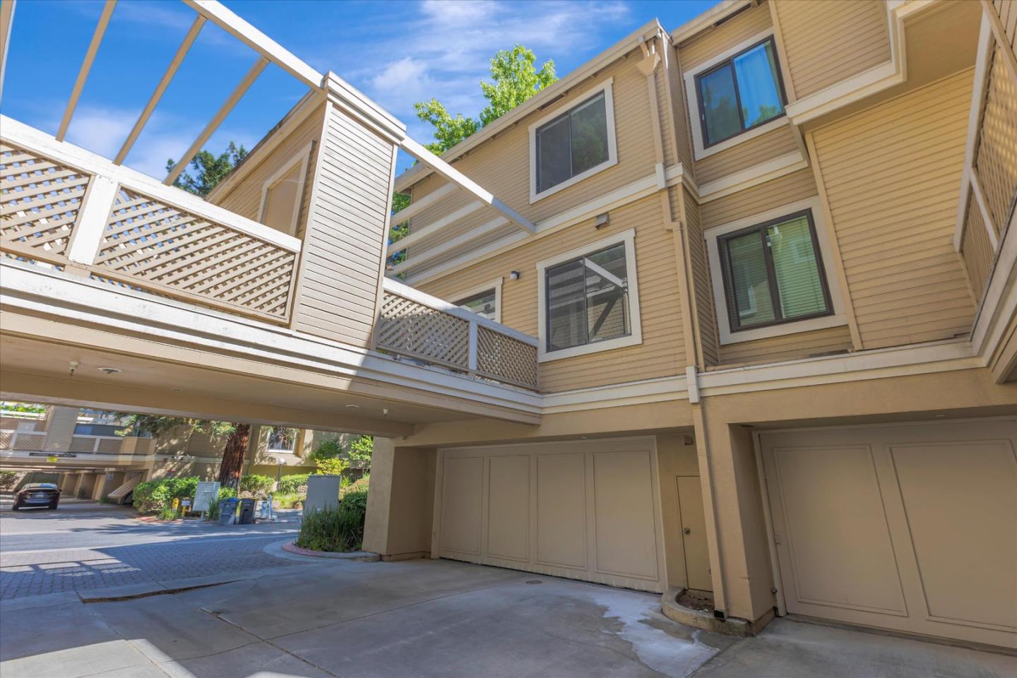 Detail Gallery Image 37 of 43 For 938 La Mesa Ter a,  Sunnyvale,  CA 94086 - 2 Beds | 2/1 Baths