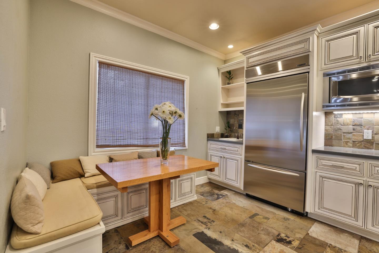 Detail Gallery Image 13 of 36 For 7510 Rainbow Dr, Cupertino,  CA 95014 - 4 Beds | 3/1 Baths