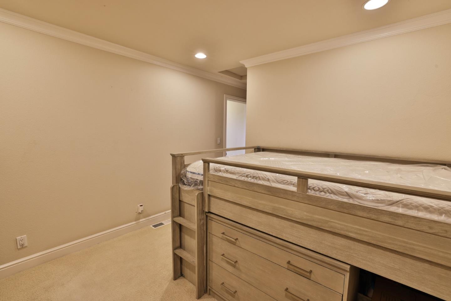 Detail Gallery Image 28 of 36 For 7510 Rainbow Dr, Cupertino,  CA 95014 - 4 Beds | 3/1 Baths