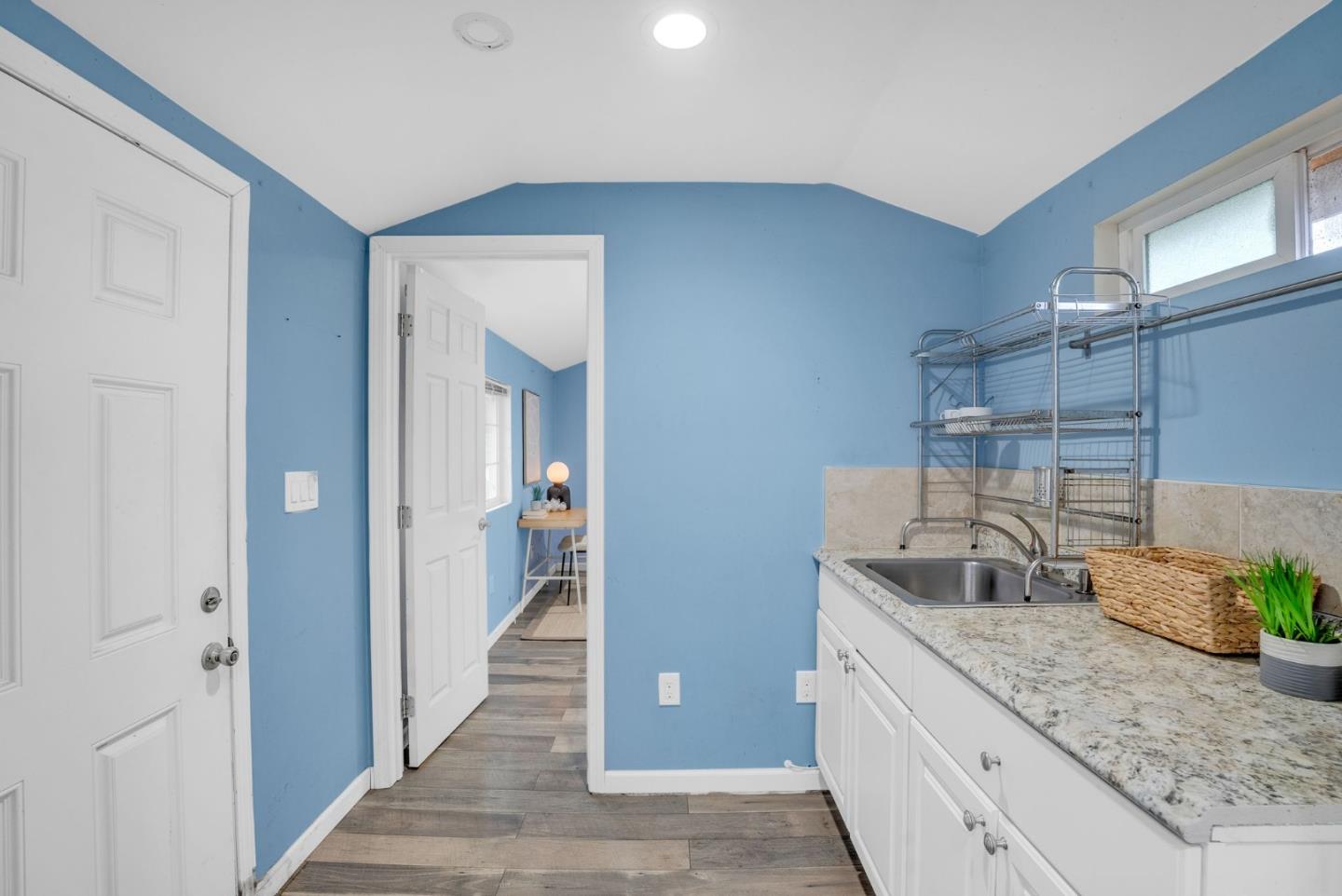 Detail Gallery Image 18 of 28 For 2399 Bermuda Ln, Hayward,  CA 94545 - 3 Beds | 2 Baths