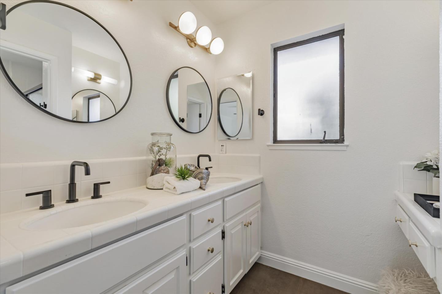 Detail Gallery Image 32 of 114 For 2289 Crocker Way, Santa Clara,  CA 95051 - 4 Beds | 2 Baths