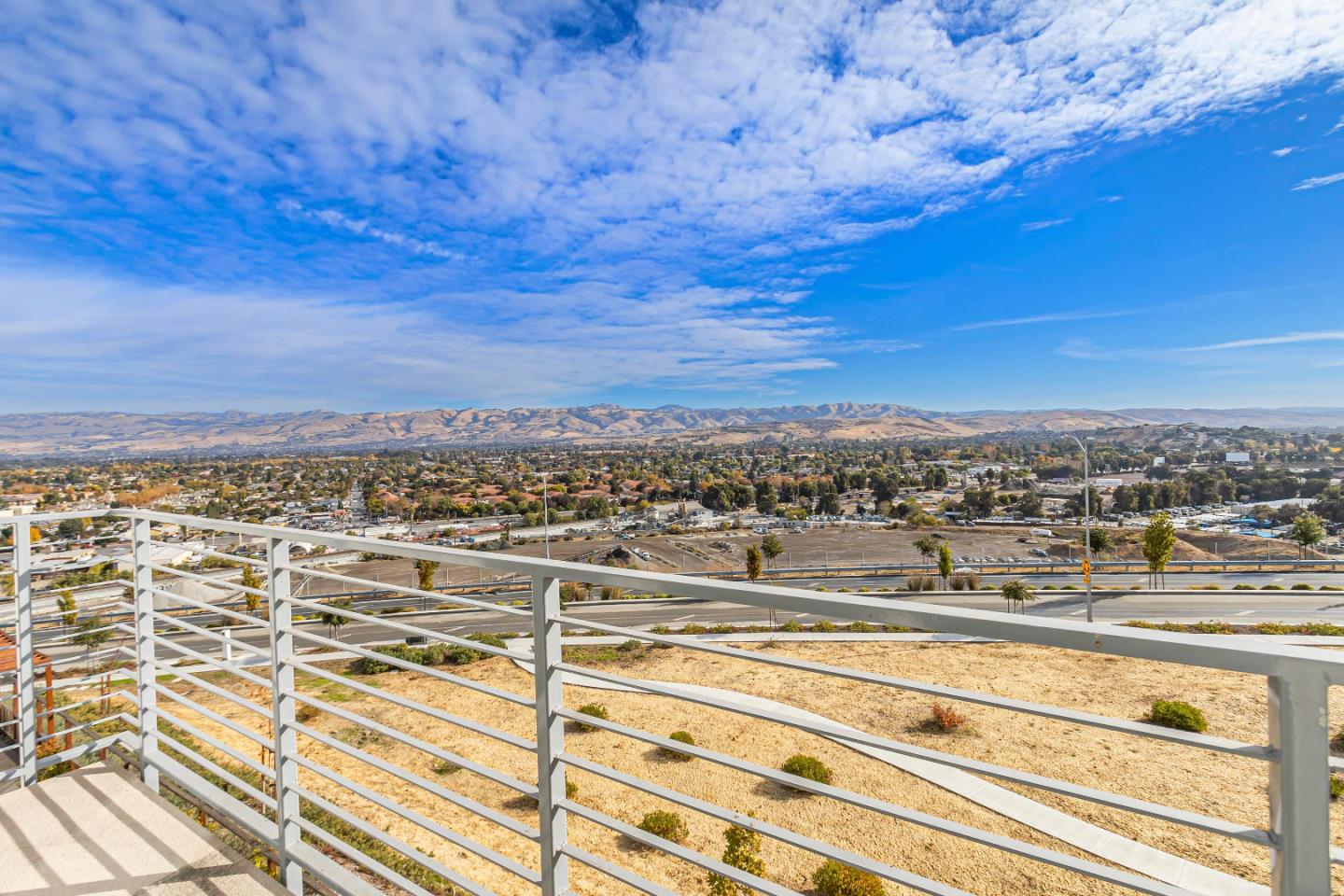 Detail Gallery Image 19 of 21 For 2944 Valley of Hearts Del Pl, San Jose,  CA 95136 - 4 Beds | 3/1 Baths