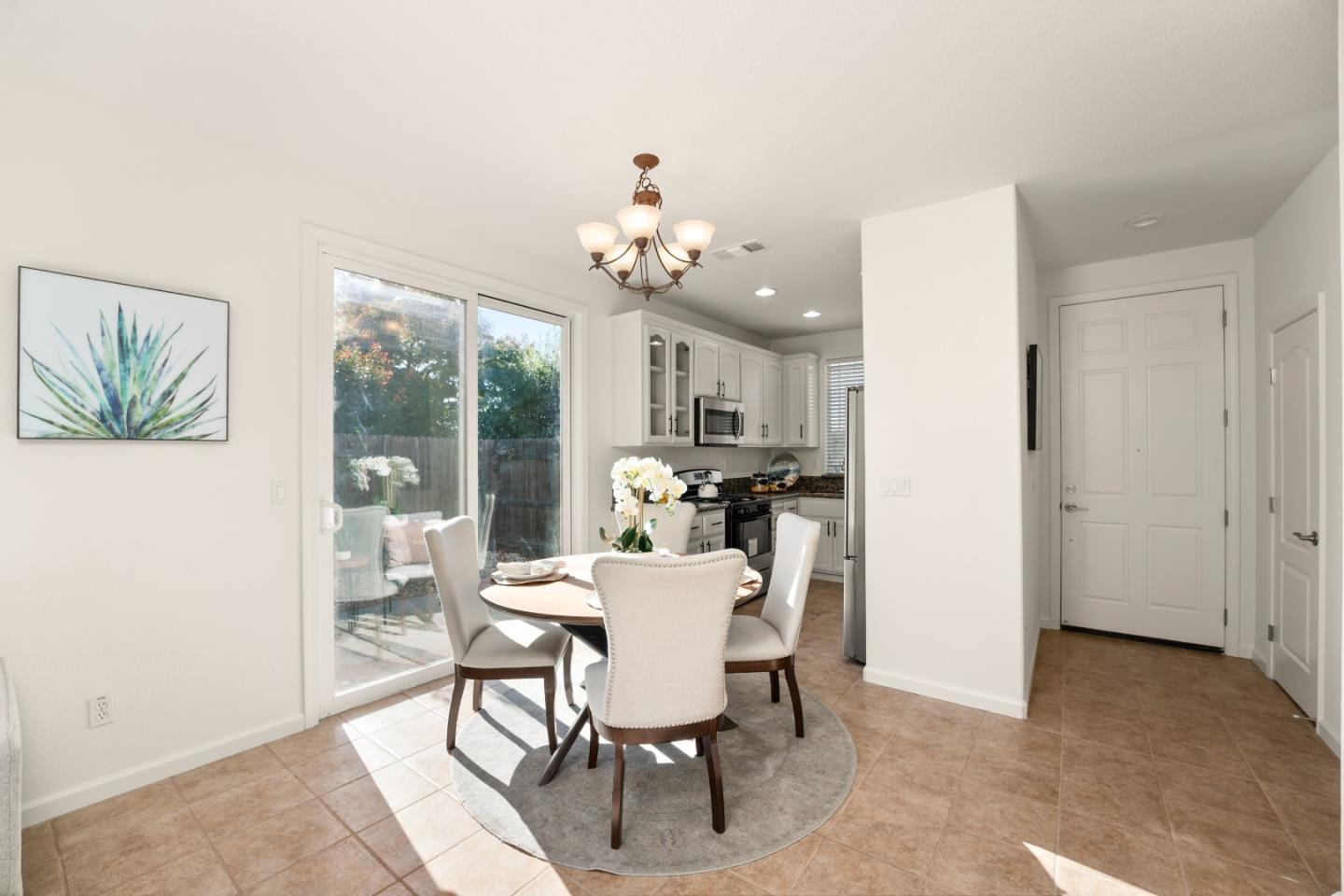 Detail Gallery Image 19 of 24 For 320 Caravaggio Cir, Sacramento,  CA 95835 - 3 Beds | 2 Baths