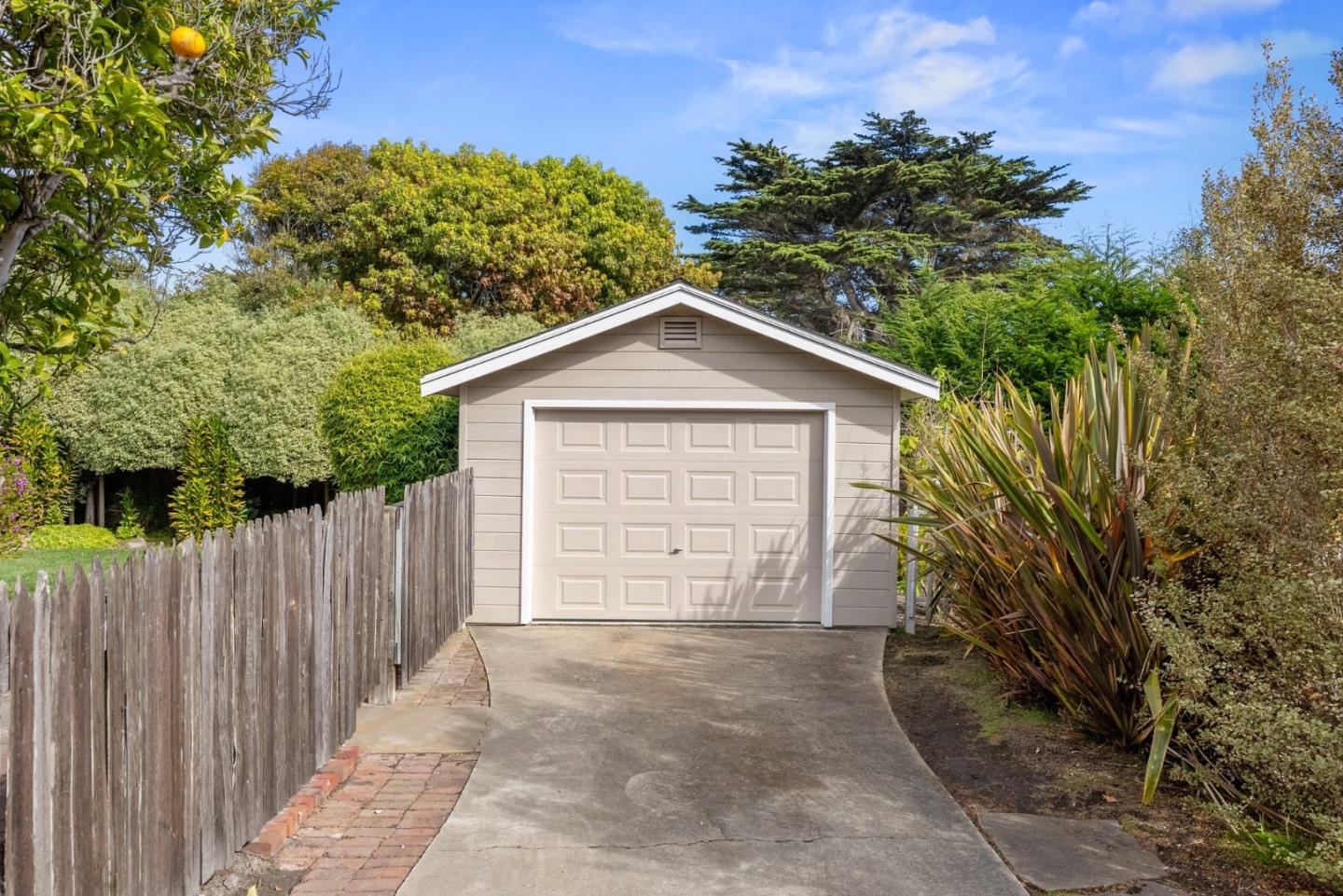 Detail Gallery Image 27 of 56 For 1134 Ripple Ave, Pacific Grove,  CA 93950 - 2 Beds | 1 Baths