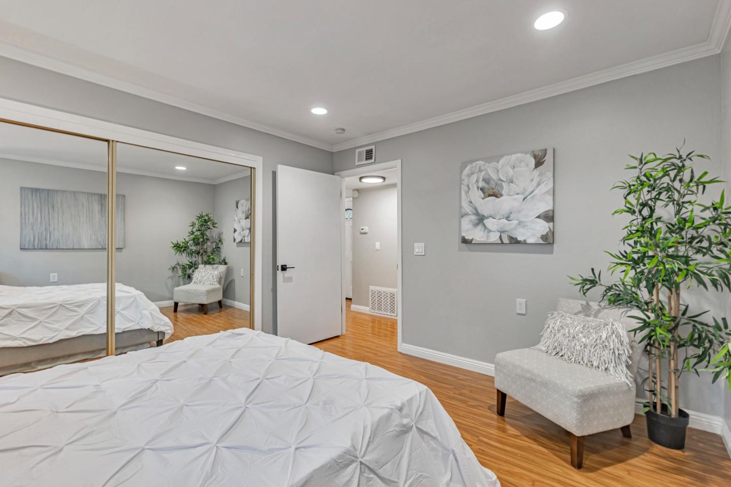 Detail Gallery Image 22 of 29 For 14225 Lora Dr #49,  Los Gatos,  CA 95032 - 1 Beds | 1 Baths