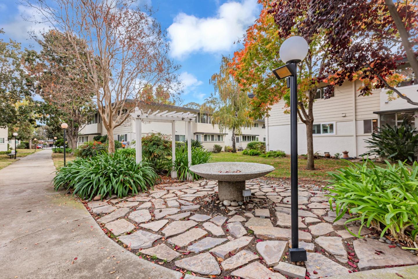 Detail Gallery Image 28 of 29 For 14225 Lora Dr #49,  Los Gatos,  CA 95032 - 1 Beds | 1 Baths