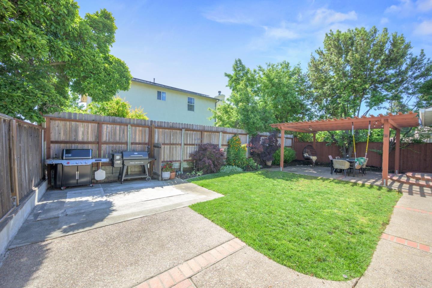 Detail Gallery Image 27 of 32 For 19336 Garrison Ave, Castro Valley,  CA 94546 - 3 Beds | 2 Baths