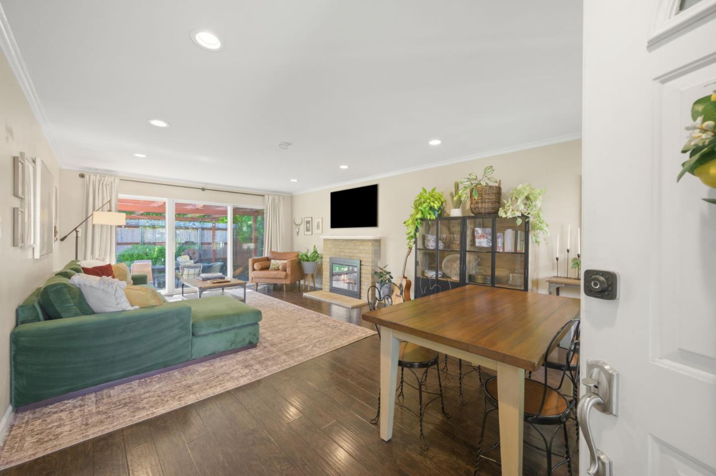 Detail Gallery Image 6 of 32 For 19336 Garrison Ave, Castro Valley,  CA 94546 - 3 Beds | 2 Baths