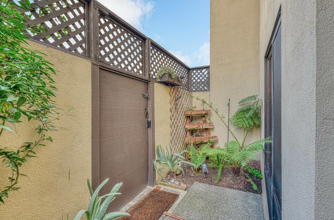 Detail Gallery Image 19 of 34 For 1051 Padre Dr #4,  Salinas,  CA 93901 - 2 Beds | 2 Baths