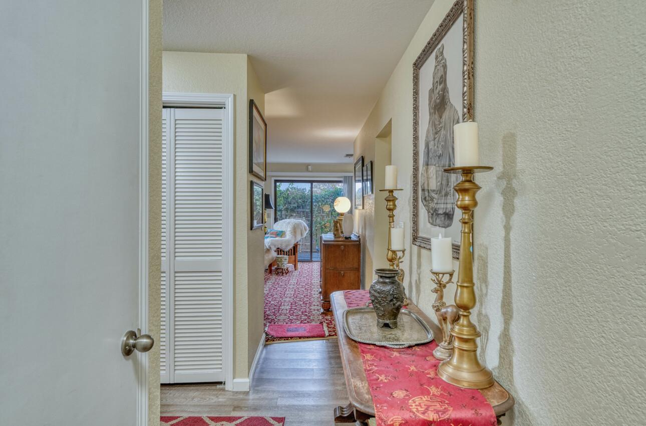 Detail Gallery Image 4 of 34 For 1051 Padre Dr #4,  Salinas,  CA 93901 - 2 Beds | 2 Baths