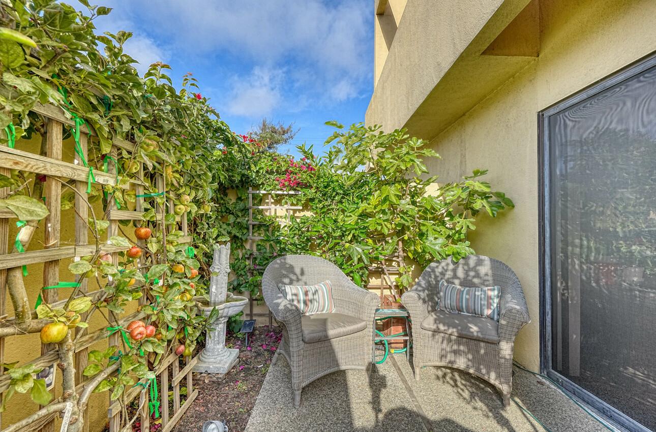 Detail Gallery Image 8 of 34 For 1051 Padre Dr #4,  Salinas,  CA 93901 - 2 Beds | 2 Baths