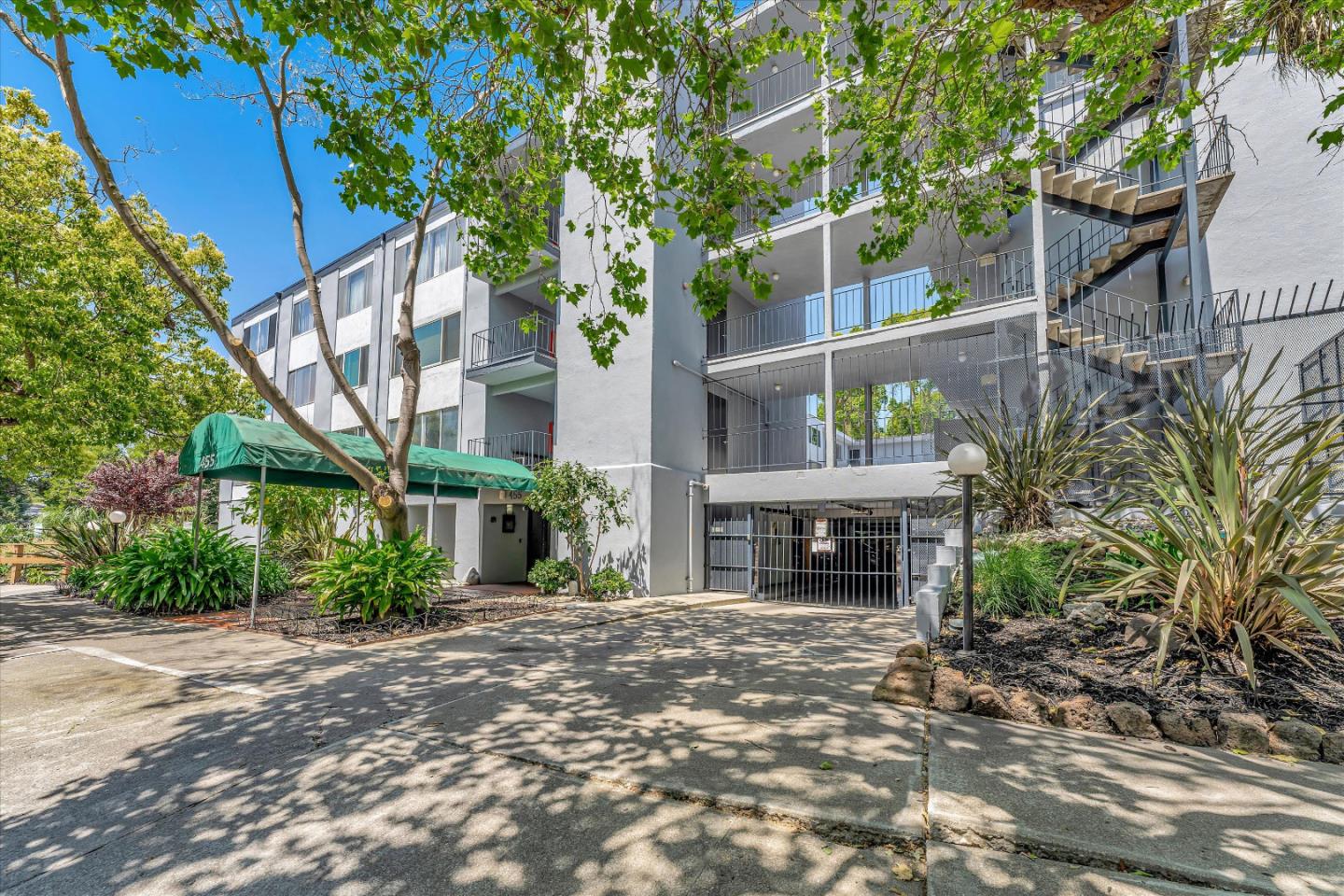 Detail Gallery Image 25 of 45 For 455 Crescent St #312,  Oakland,  CA 94610 - 1 Beds | 1 Baths