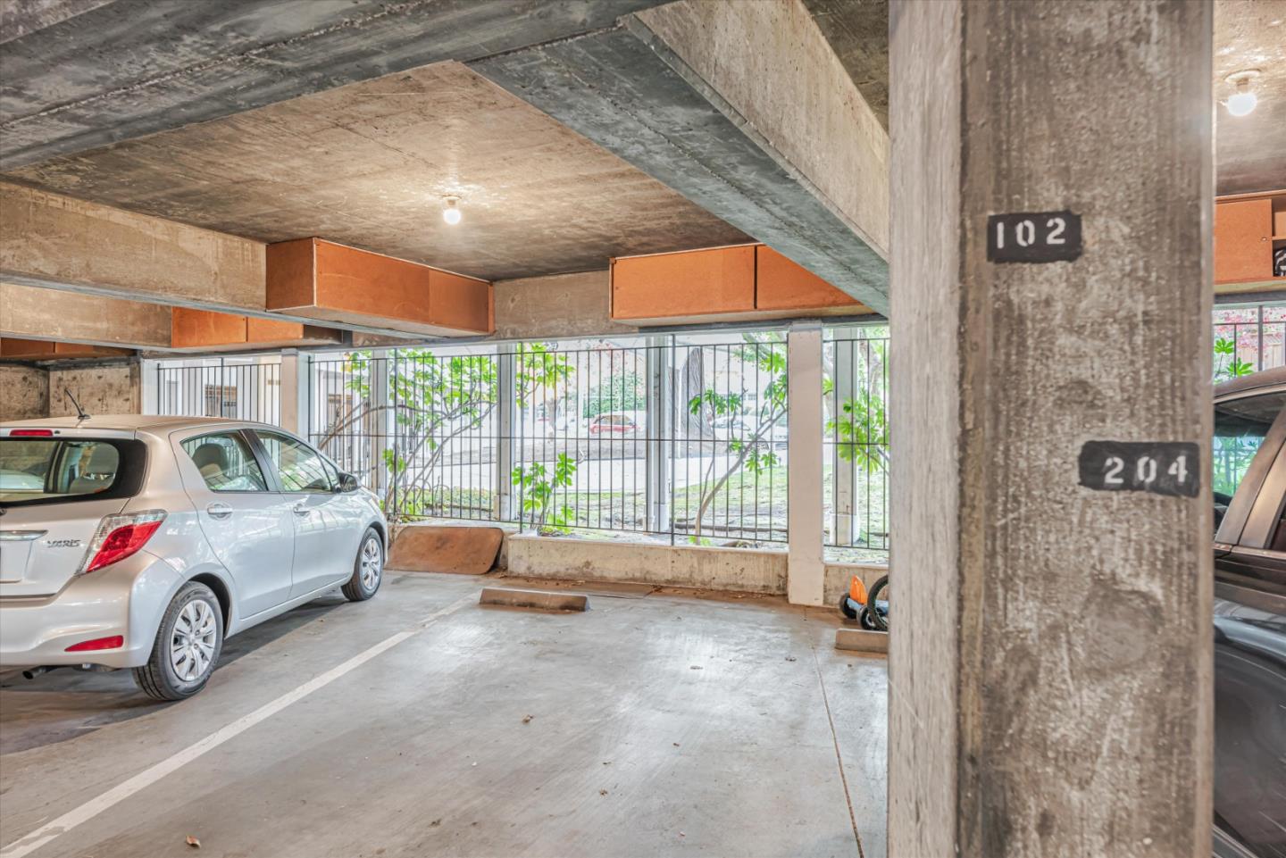 Detail Gallery Image 37 of 55 For 1515 Arc Way #102,  Burlingame,  CA 94010 - 2 Beds | 1 Baths