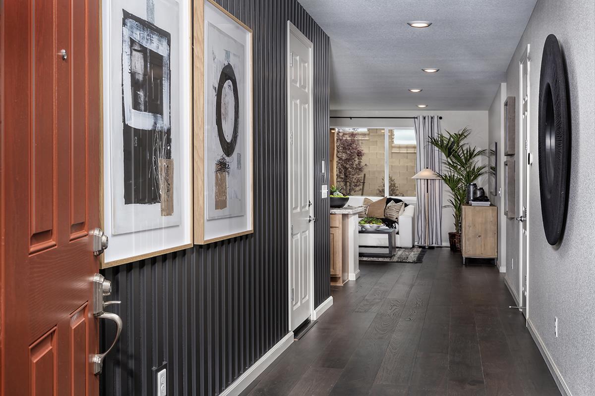 Detail Gallery Image 2 of 11 For 1861 Amaryllis Dr, Hollister,  CA 95023 - 3 Beds | 2 Baths
