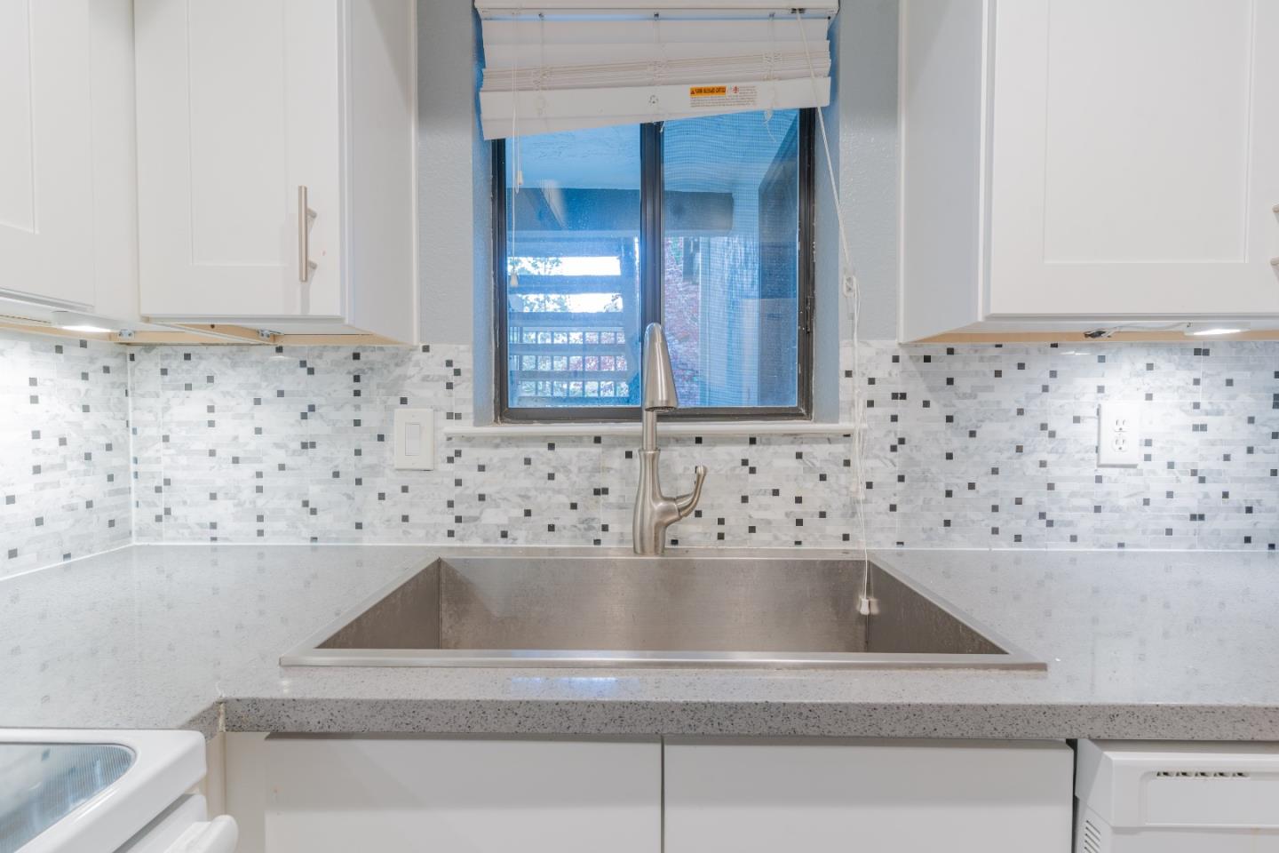 Detail Gallery Image 13 of 19 For 714 San Conrado Ter #2,  Sunnyvale,  CA 94085 - 1 Beds | 1 Baths