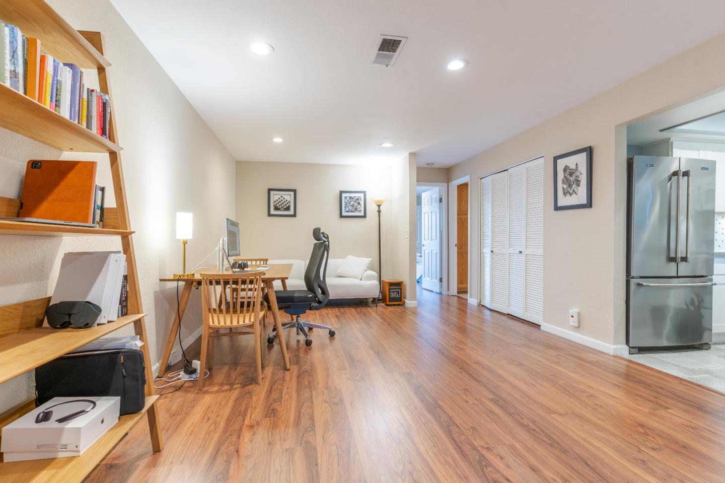 Detail Gallery Image 2 of 19 For 714 San Conrado Ter #2,  Sunnyvale,  CA 94085 - 1 Beds | 1 Baths