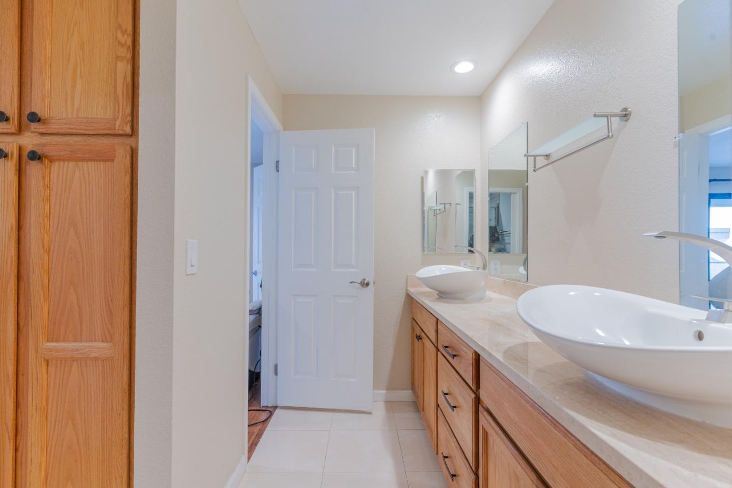 Detail Gallery Image 9 of 19 For 714 San Conrado Ter #2,  Sunnyvale,  CA 94085 - 1 Beds | 1 Baths
