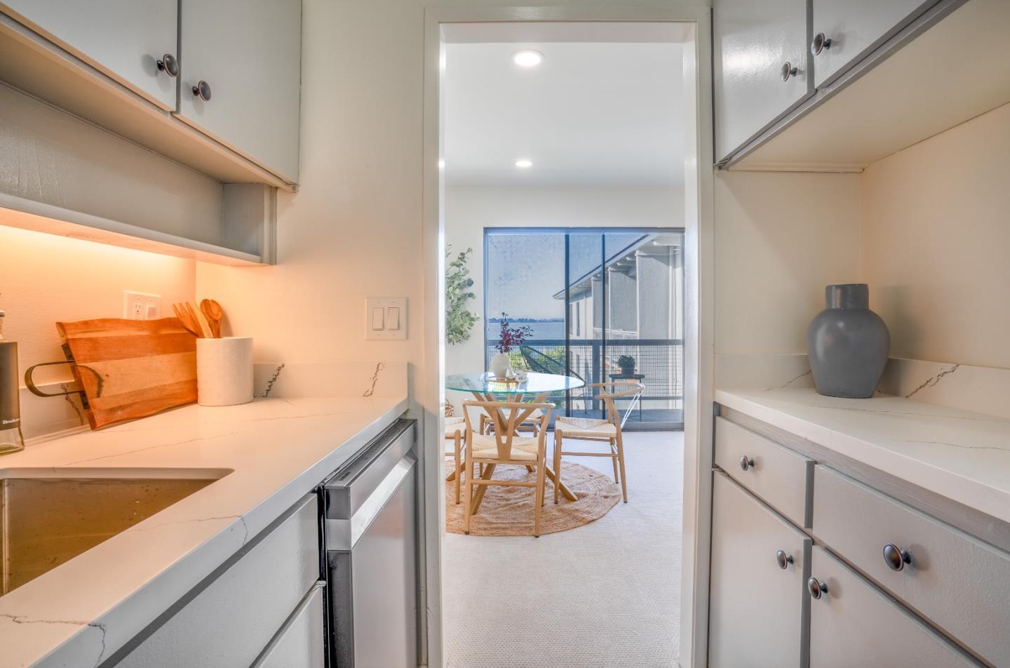 Detail Gallery Image 9 of 32 For 4 Captain Dr #E411,  Emeryville,  CA 94608 - 1 Beds | 1 Baths