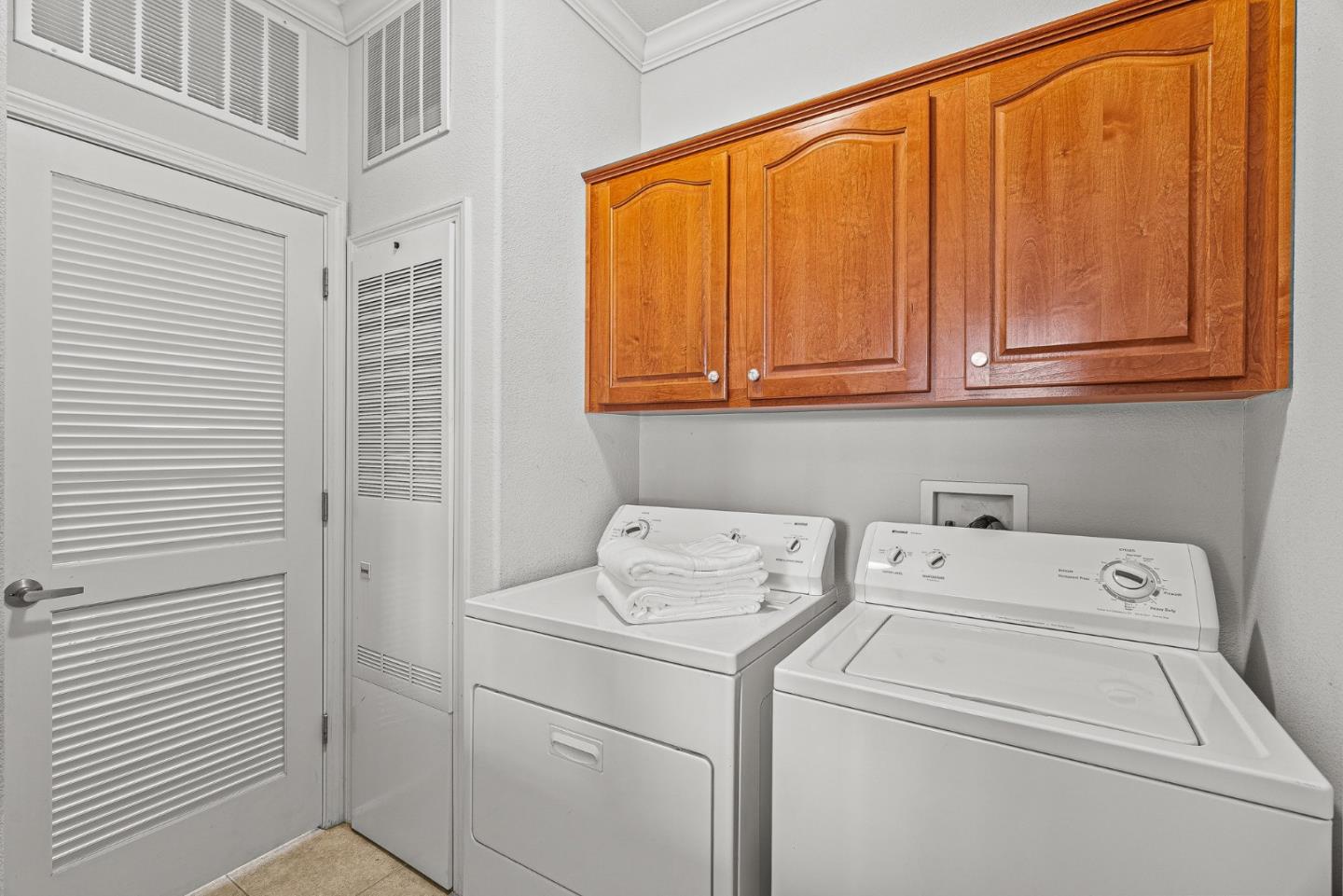 Detail Gallery Image 14 of 48 For 2435 Felt St #44,  Santa Cruz,  CA 95062 - 3 Beds | 1/1 Baths