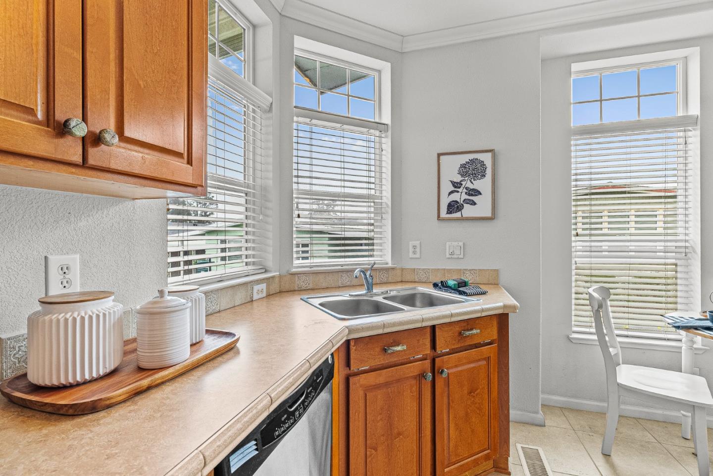 Detail Gallery Image 20 of 48 For 2435 Felt St #44,  Santa Cruz,  CA 95062 - 3 Beds | 1/1 Baths