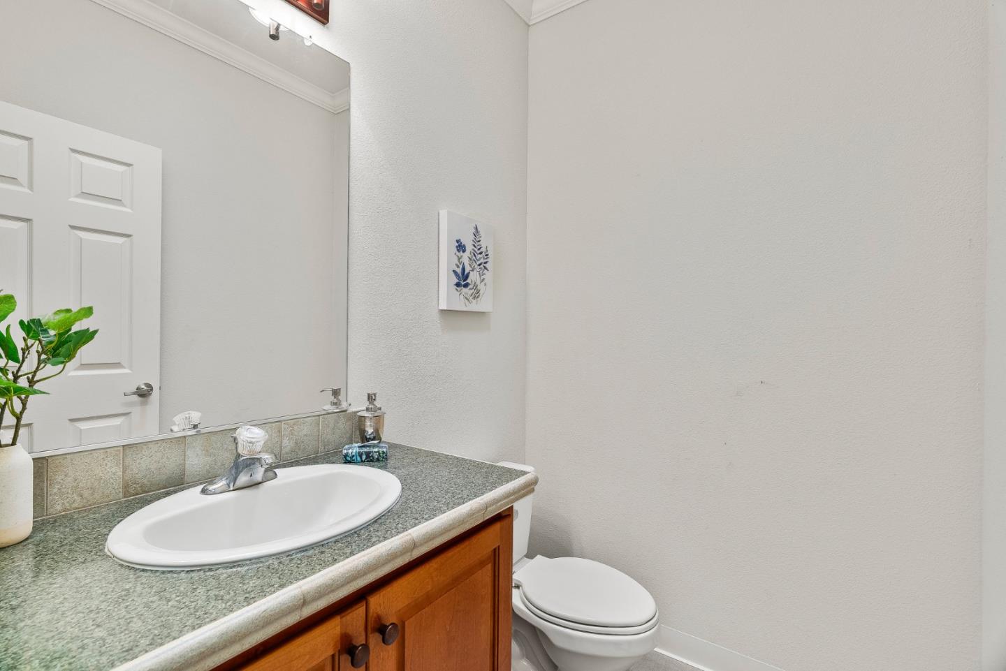 Detail Gallery Image 27 of 48 For 2435 Felt St #44,  Santa Cruz,  CA 95062 - 3 Beds | 1/1 Baths