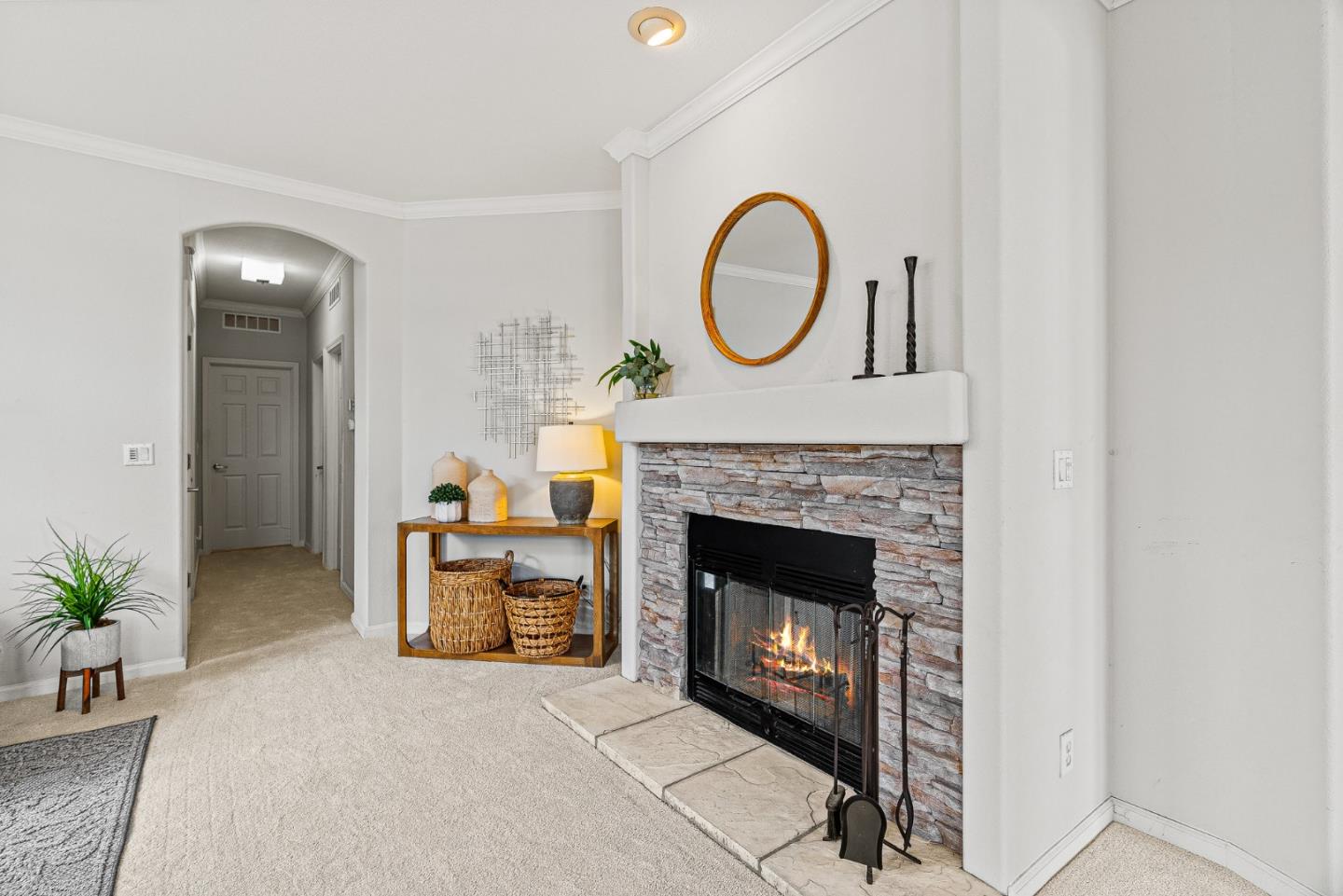 Detail Gallery Image 5 of 48 For 2435 Felt St #44,  Santa Cruz,  CA 95062 - 3 Beds | 1/1 Baths