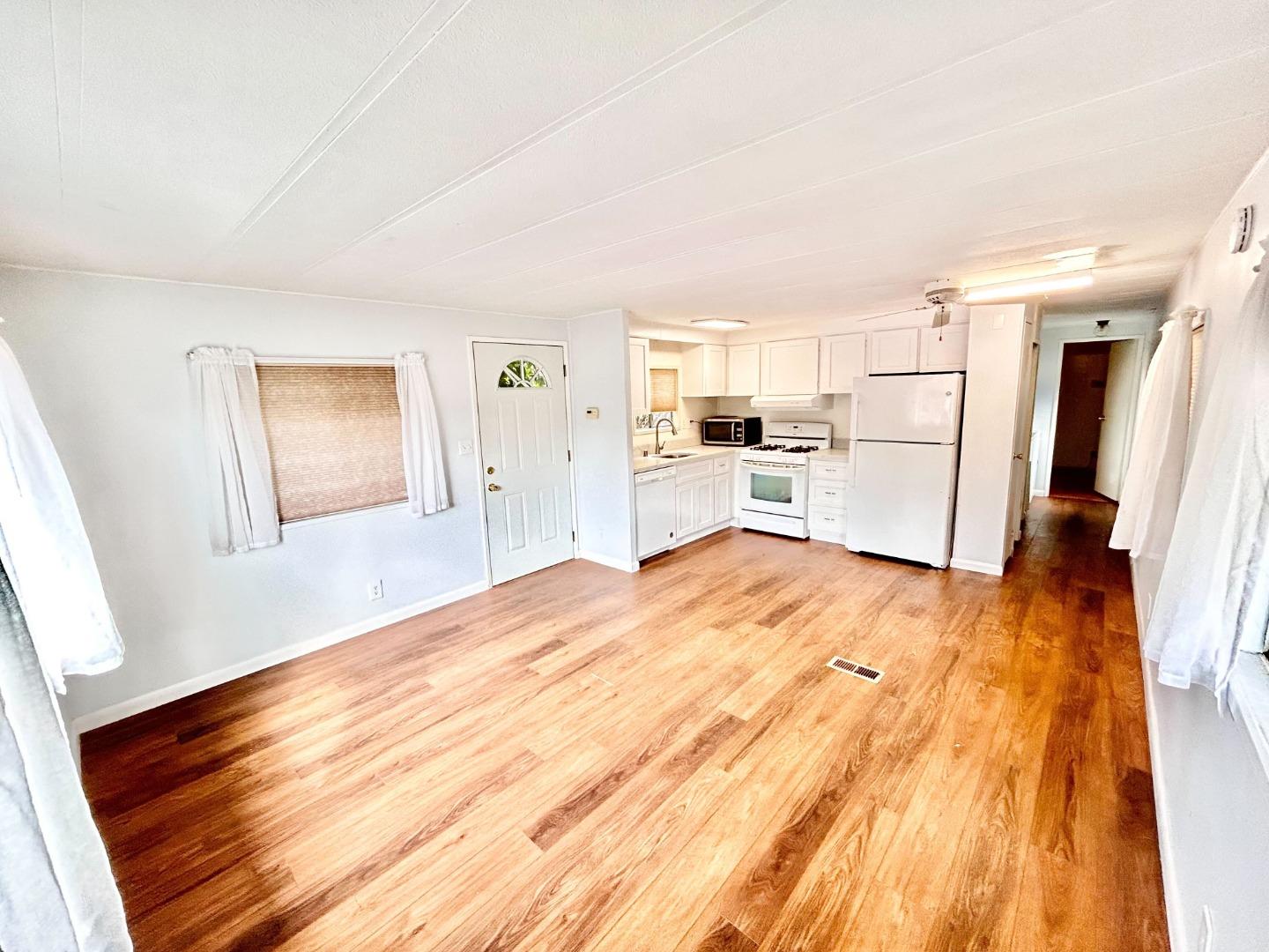 Detail Gallery Image 2 of 10 For 1850 Evans Ln #86,  San Jose,  CA 95121 - 1 Beds | 1 Baths