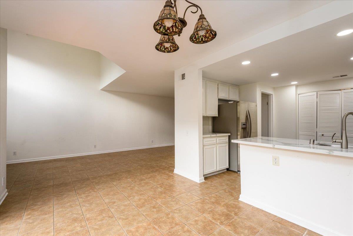 Detail Gallery Image 11 of 22 For 34877 Oyster Bay Ter, Fremont,  CA 94555 - 3 Beds | 2/1 Baths