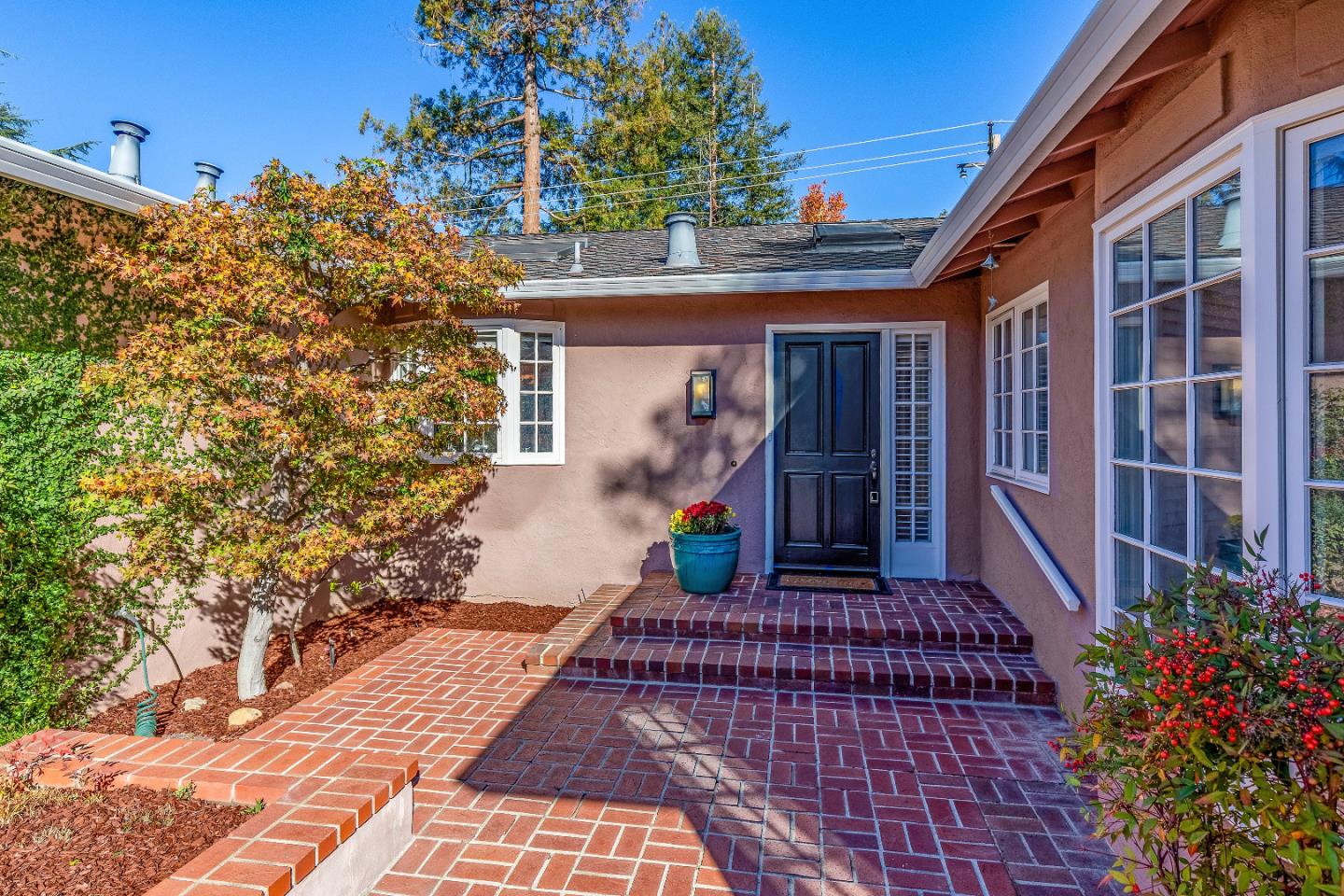 Detail Gallery Image 8 of 31 For 19337 Titus Ct, Saratoga,  CA 95070 - 4 Beds | 2/1 Baths