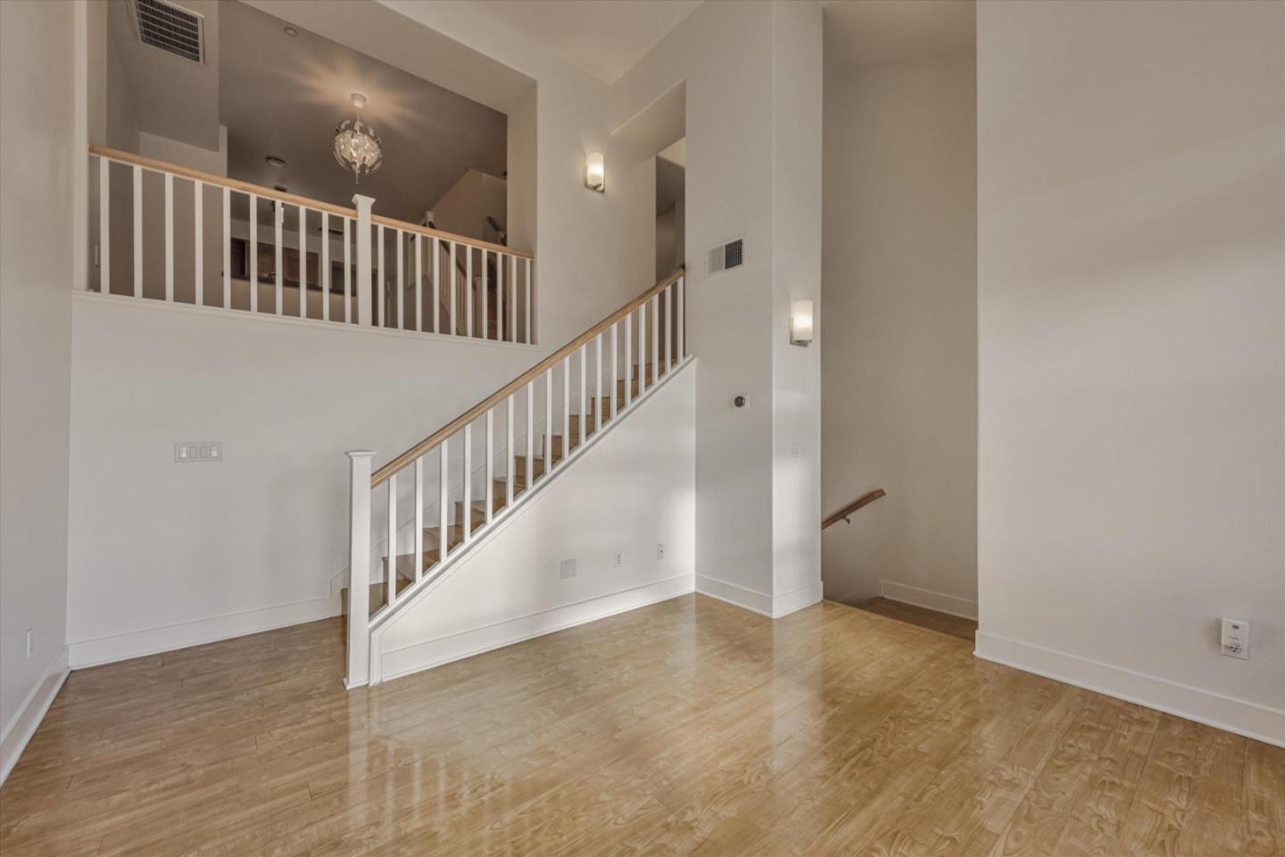 Detail Gallery Image 5 of 25 For 6032 Old Quarry Loop, Oakland,  CA 94605 - 3 Beds | 3 Baths