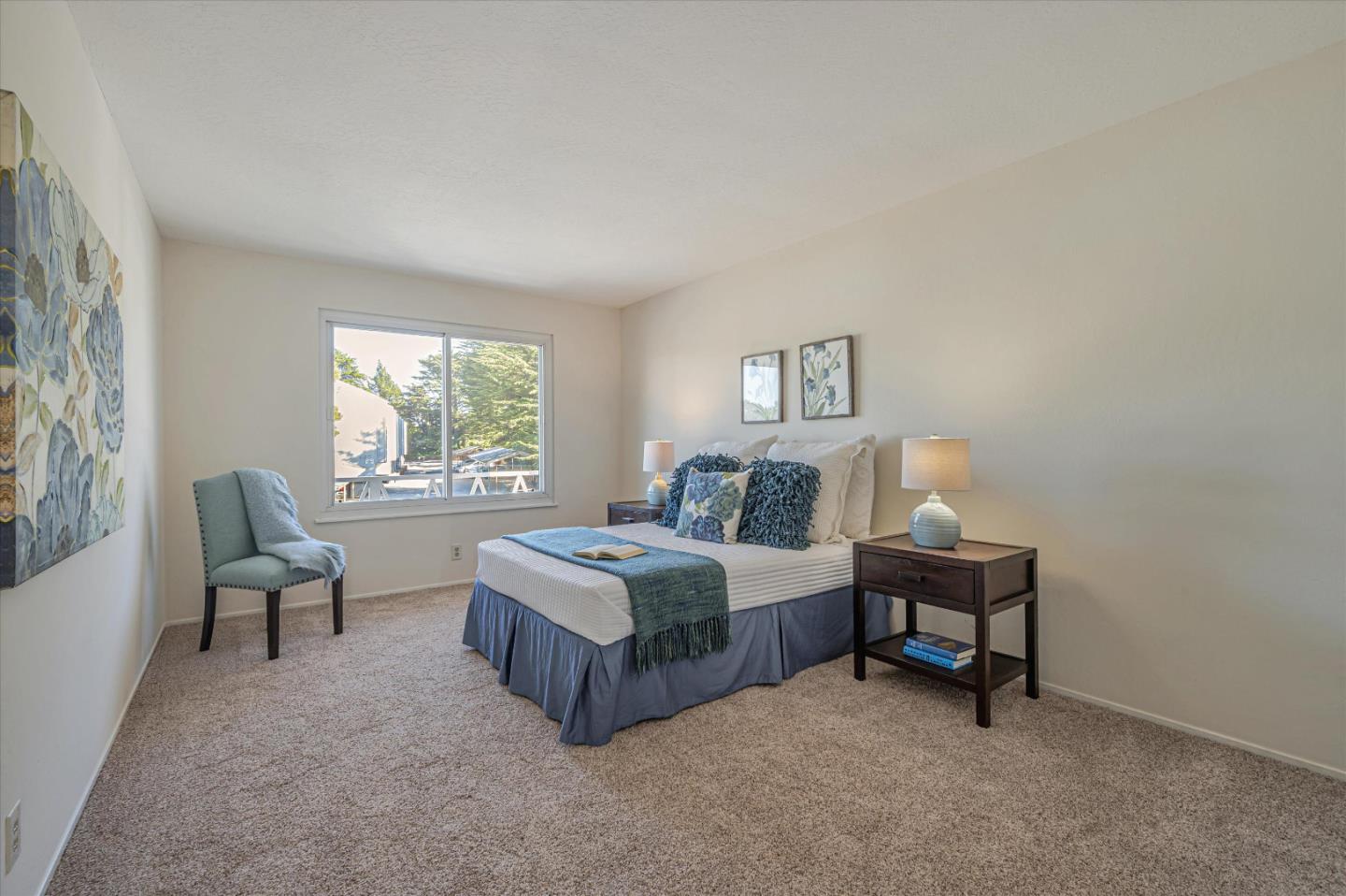 Detail Gallery Image 13 of 33 For 364 Firecrest Ave, Pacifica,  CA 94044 - 4 Beds | 2/1 Baths