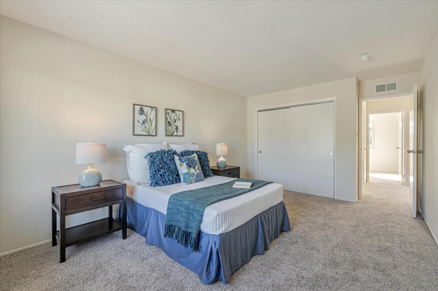 Detail Gallery Image 14 of 33 For 364 Firecrest Ave, Pacifica,  CA 94044 - 4 Beds | 2/1 Baths