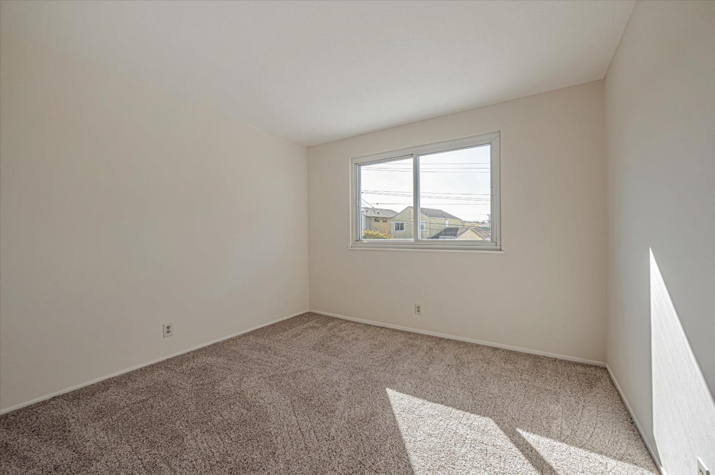 Detail Gallery Image 21 of 33 For 364 Firecrest Ave, Pacifica,  CA 94044 - 4 Beds | 2/1 Baths