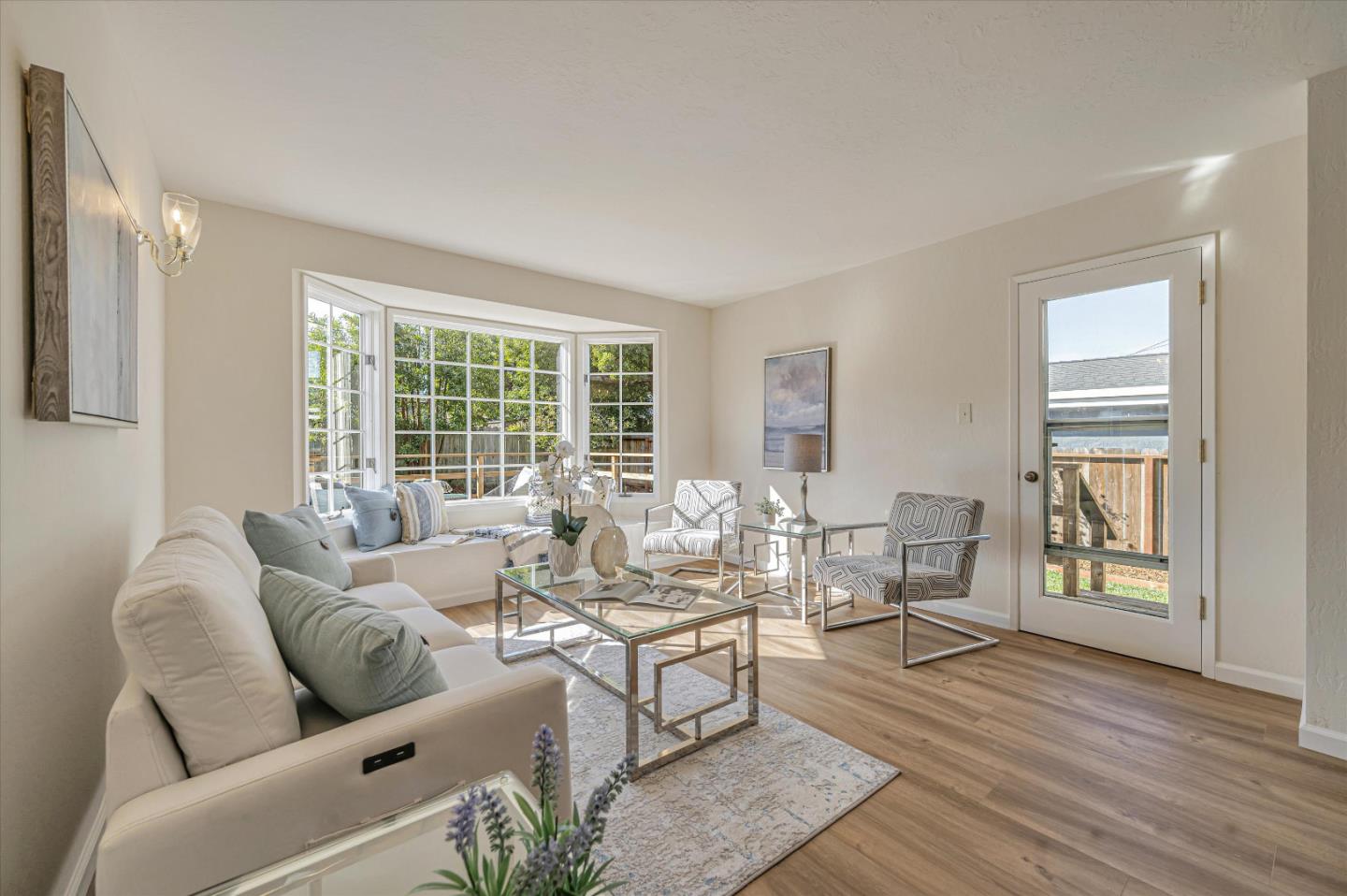 Detail Gallery Image 5 of 33 For 364 Firecrest Ave, Pacifica,  CA 94044 - 4 Beds | 2/1 Baths