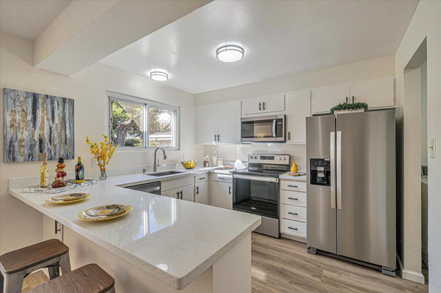 Detail Gallery Image 8 of 33 For 364 Firecrest Ave, Pacifica,  CA 94044 - 4 Beds | 2/1 Baths